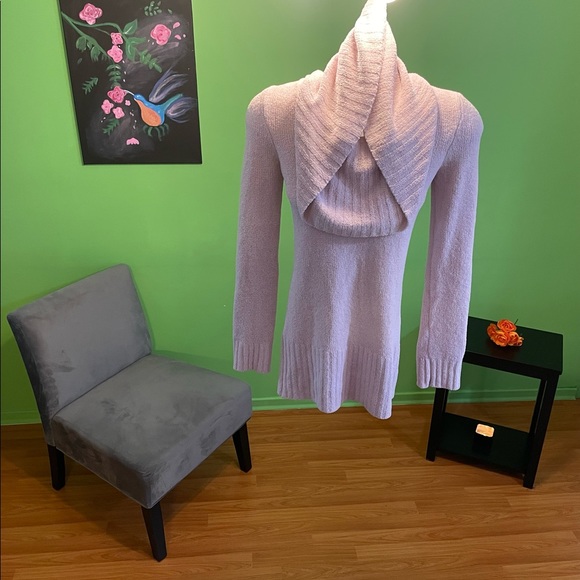 Pink Long Sleeve & Neck Sweater
Cafebrand - Casual Luxury - Picture 2 of 5